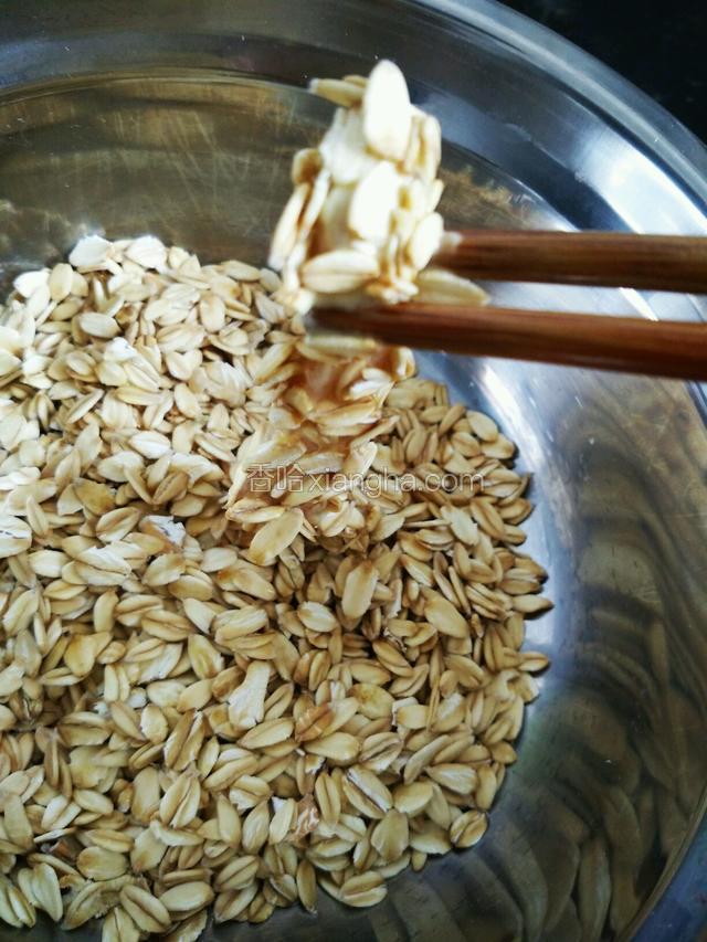 再来燕麦片里滚一圈