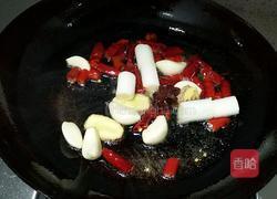 酸菜烧猪手的做法图解4