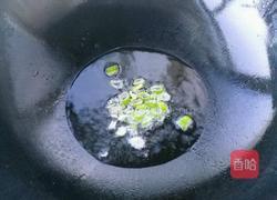 包菜炒饼的做法图解5