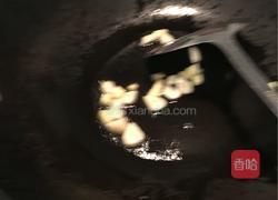 鱿鱼炒韭菜花的做法图解4