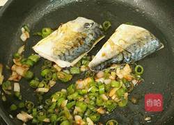 杭椒煎鲭鱼的做法图解3