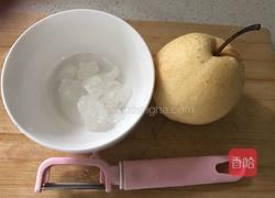 冰糖蒸雪梨的做法图解1