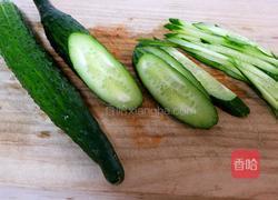 凉拌黄瓜的做法图解1