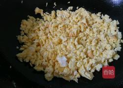 韭菜鸡蛋虾皮饺子的做法图解4