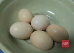 电饭煲戚风蛋糕的做法图解1