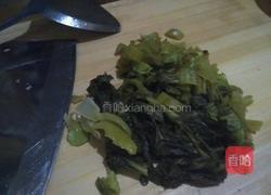 酸菜炒肉的做法图解3
