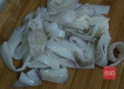 尖椒鲜鱿的做法图解1