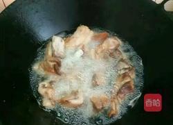 红烧扣肉焖笋干的做法图解2