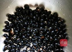 黑豆豆浆的做法图解1