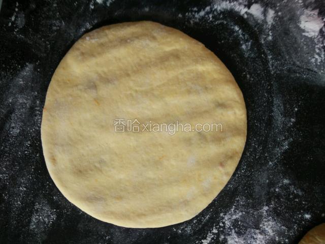 反过去用手压扁