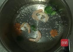 骨汤虾仁猫耳面的做法图解3