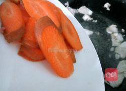 胡萝卜炒西兰花的做法图解5