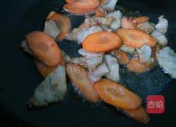 胡萝卜炒西兰花的做法图解6