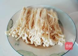 浇油金针菇的做法图解1