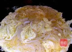 银鱼炒鸡蛋的做法图解3