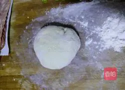 Sausage Bacon Pizza Recipe Illustration 3