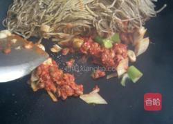 盐豆白菜炖粉丝的做法图解3