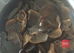 木耳炒千张丝的做法图解1