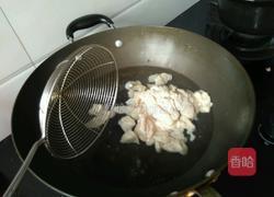 大肠炒酸菜的做法图解4