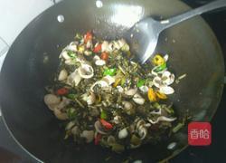 大肠炒酸菜的做法图解12