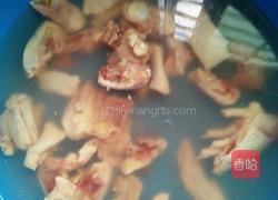 土豆炖鸡肉的做法图解1