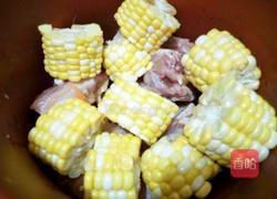 马蹄玉米胡萝卜鸡汤的做法图解4