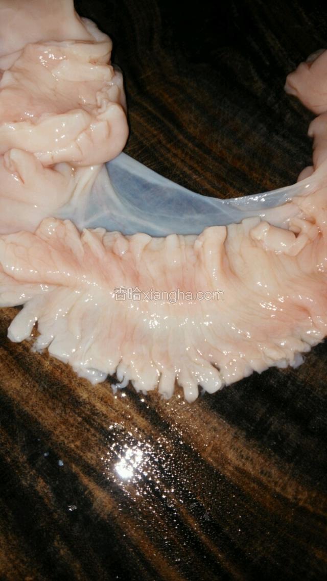 后面这段比较薄的，只要两边顺序切开刀口即可