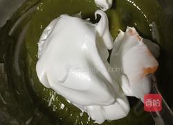 抹茶戚风蛋糕的做法图解7