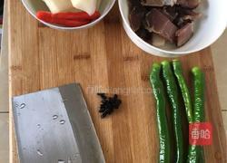 酸萝卜蒸腊肉的做法图解1