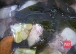 猪尾巴海带汤的做法图解3