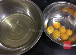 电饭煲戚风蛋糕的做法图解2