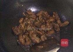 洋葱香菇炒鸡块。的做法图解10