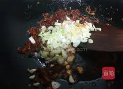 Illustration of how to make fish-flavored shredded pork (less meat version) 15