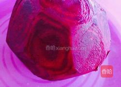 甜菜根面条的做法图解1