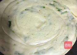 烙葱花饼的做法图解9