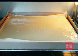 黄桃奶油蛋糕卷的做法图解12