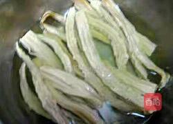 巧拌麻辣腐竹丝的做法图解1