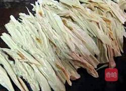 巧拌麻辣腐竹丝的做法图解2