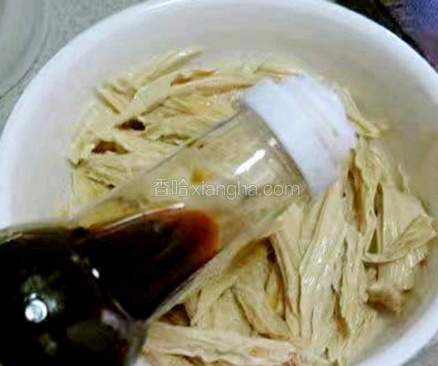加入生抽；