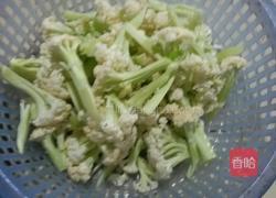 花菜炒腊肉的做法图解2