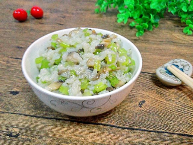 西芹口蘑炒米饭