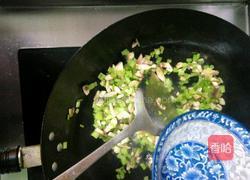西芹口蘑炒米饭的做法图解5