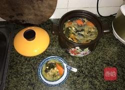 蚝䜴菜干筒骨汤的做法图解8