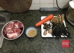 蚝䜴菜干筒骨汤的做法图解1