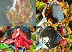 双椒炒鱿鱼须的做法图解8