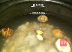 薏米香菇排骨汤的做法图解5