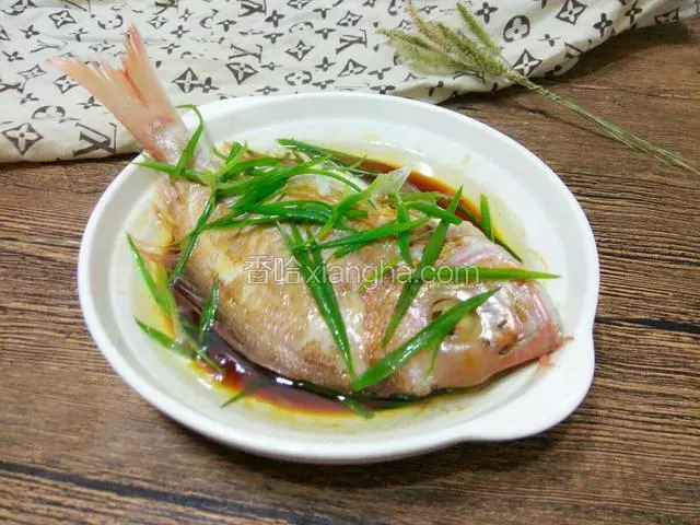 清蒸鱼好了，就开动吧
