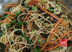 香辣牛肉炸酱面的做法图解5