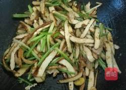 芹菜牛皮香干的做法图解6