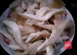 蘑菇肉片汤的做法图解1